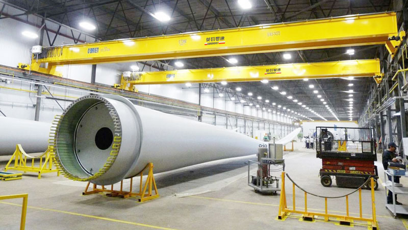 EUROHOIST 起重机吊运风力发电机的叶片